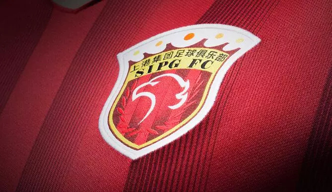 替补登场立功 主帅换人奏效（替补建功 主帅调度见效）