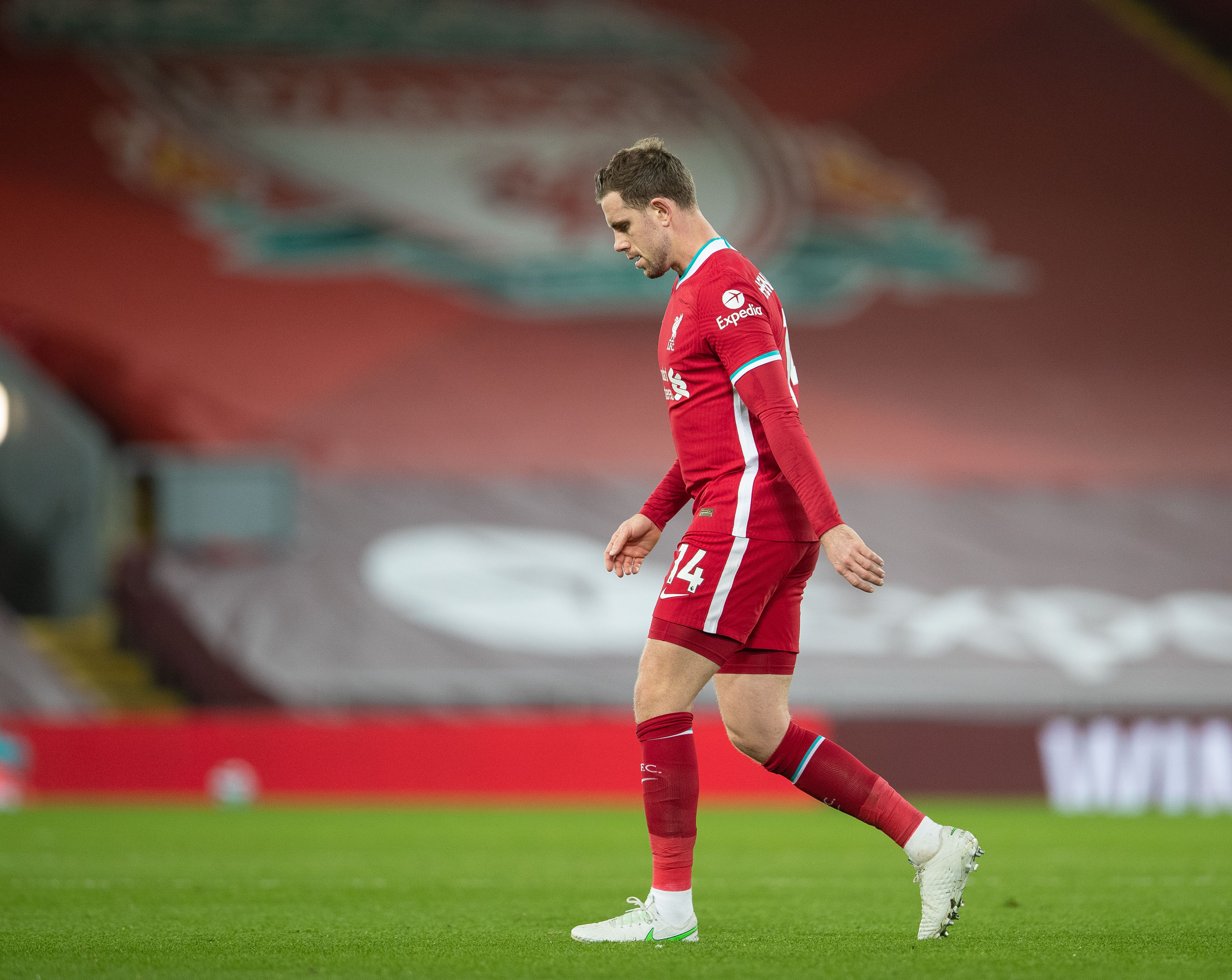 半场战报：塞维利亚0-0奥萨苏纳（半场战况：塞维利亚与奥萨苏纳战成0-0）