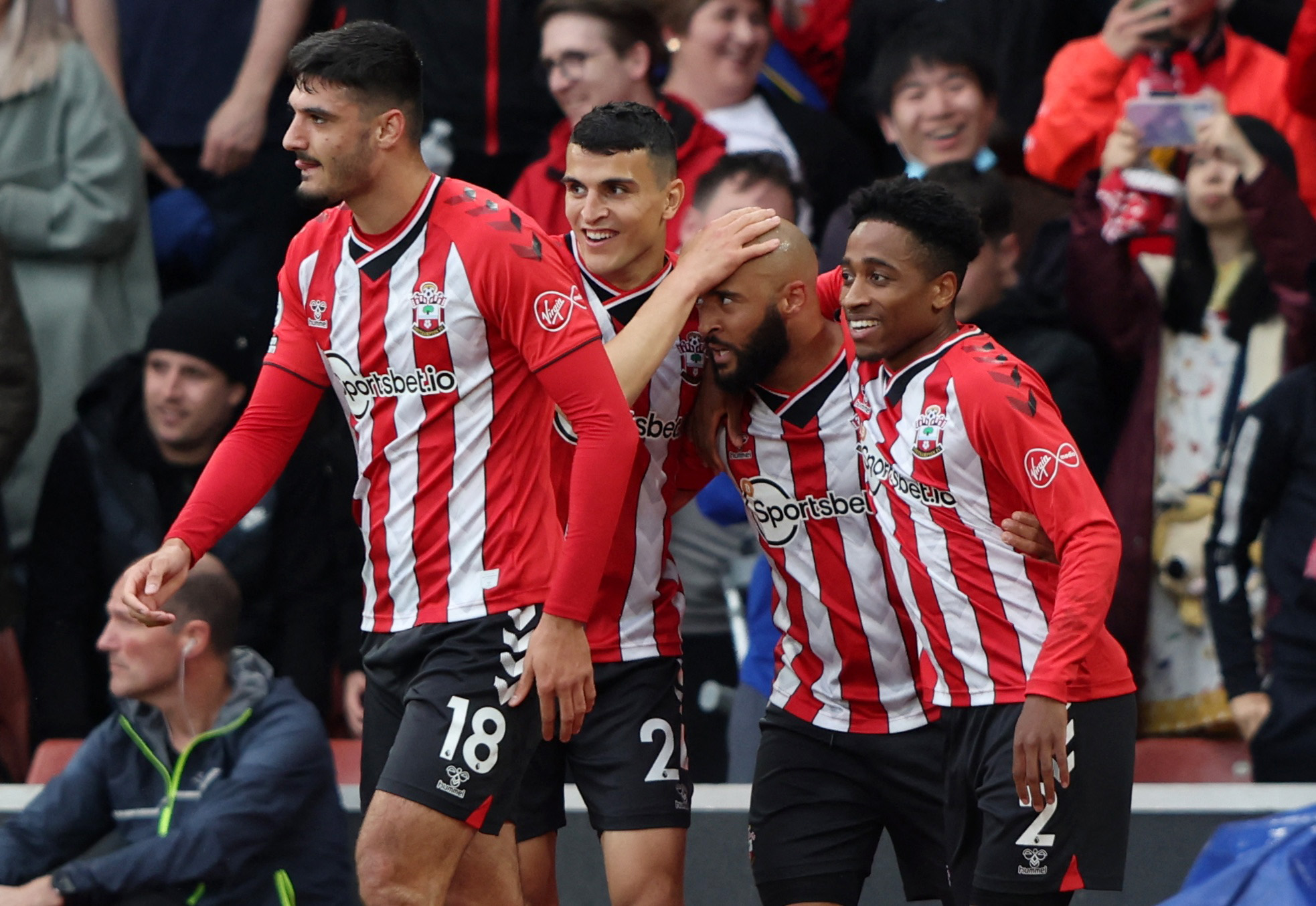 是否考虑过让凯恩休息？图赫尔：我知道他在冬天会有假期（图赫尔谈凯恩轮休：冬季他将获得假期）