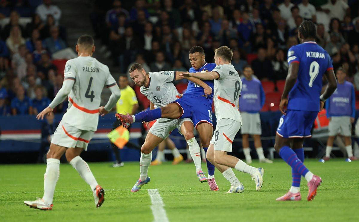 紫百合开局12轮不胜，意甲过去31年只有卡利亚里此种情况保级（紫百合前12轮未尝一胜：意甲近31年仅卡利亚里在同样开局下成功保级）