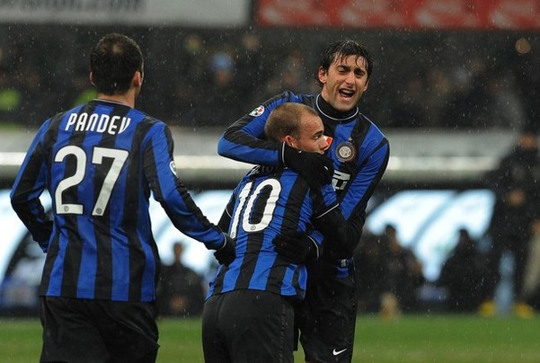 中国冰壶男队7比0胜波兰，明日双赛争冬奥门票（中国男子冰壶队7-0横扫波兰，明日连战冲击冬奥资格）