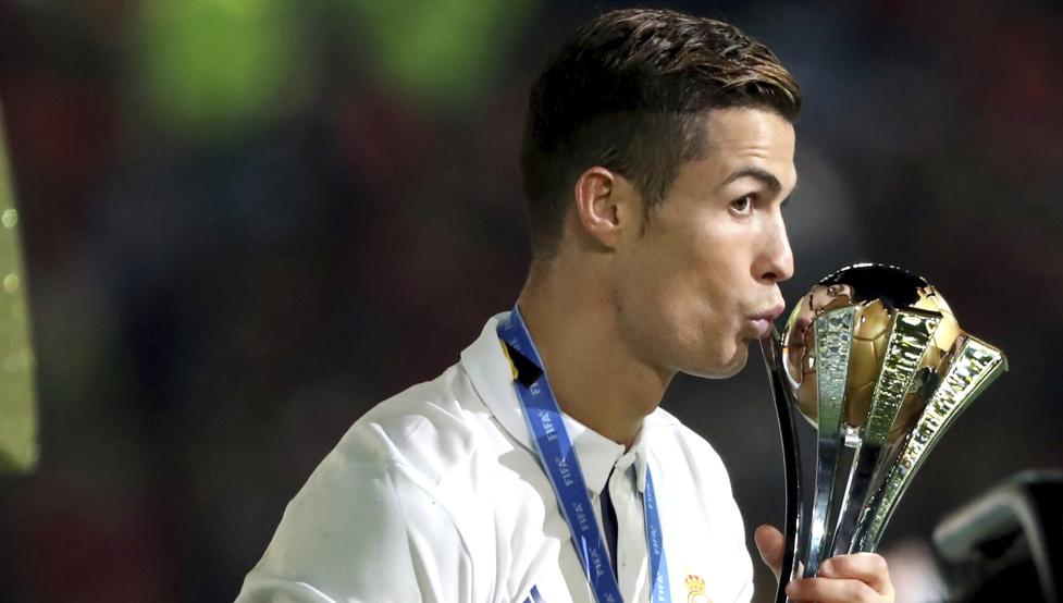 巴黎主帅战术受质疑（巴黎主教练战术引发质疑）