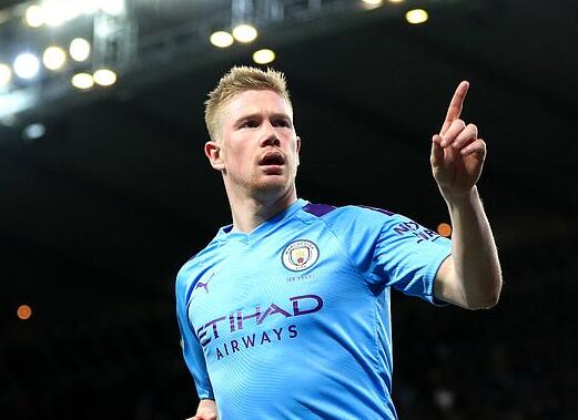 法比奥庆祝足协杯夺冠：将永远存在的时刻，一切荣耀归于上帝（法比奥庆祝足协杯称王：这一刻将被铭记，所有荣耀献给上帝）