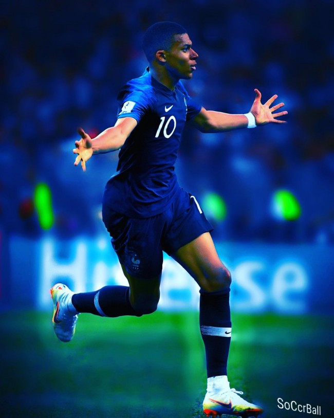 克勒舍：泽特尔属于德国最优秀的门将之一，他有望入选国家队（克勒舍：泽特尔跻身德国顶级门将行列，有望获得国家队征召）