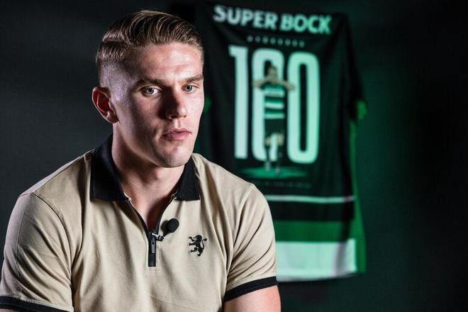 22／23赛季以来顶级前锋越位数：哈兰德仅18次，C罗143次（22／23赛季至今顶级前锋越位统计：哈兰德仅18次，C罗高达143次）