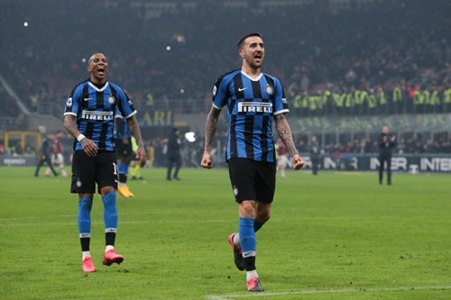 混团世界杯！爆大冷，国乒首败，世界冠军被翻盘，王曼昱疯狂逆转（混合团体世界杯上演冷门！国乒吞下首败，世冠惨遭逆转，王曼昱惊天翻盘）