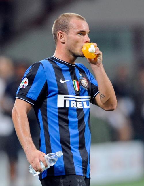 足球英超裁判再陷争议，赛后官方急发声明（英超裁判再惹争议，赛后官方火速回应）