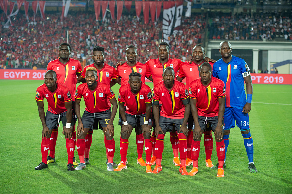 足球周刊：重返国足是刘若钒的愿望，殷切期待完成A级赛首秀（足球周刊：刘若钒盼重返国足，期待上演A级赛处子秀）