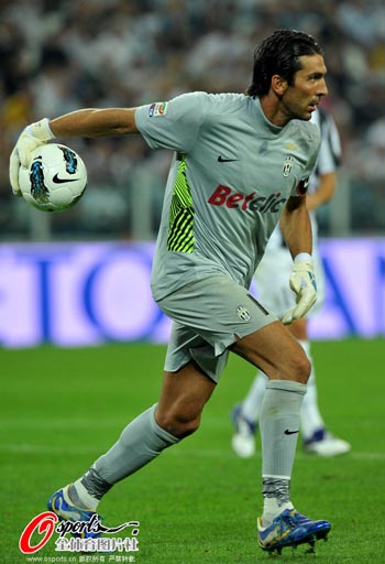 首届梅西杯于今日在迈阿密拉开帷幕，梅西本人亲自出席开幕式（首届梅西杯今日在迈阿密启幕，梅西亲临开幕式）