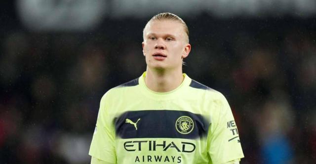 意媒：梅努是那不勒斯中场引援首选，备选方案包括弗拉泰西（意媒：那不勒斯将梅努列为中场引援首选，弗拉泰西为备选）