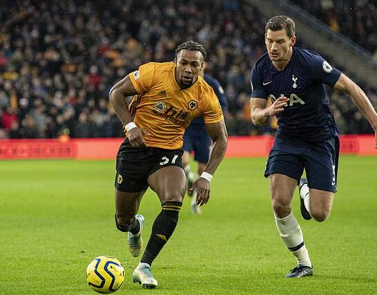 曼联、皇马均已报价莫扎基蒂斯，奥林匹亚科斯：得加钱（莫扎基蒂斯获曼联皇马竞购，奥林匹亚科斯：加价再谈）